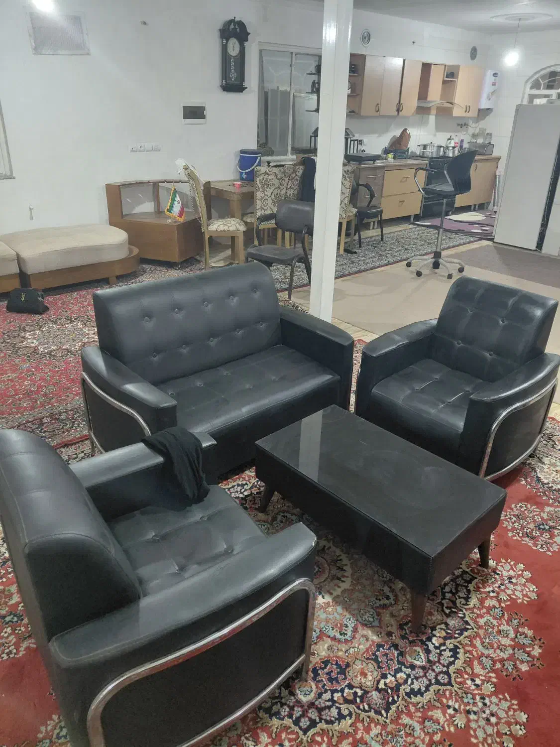 دودست مبلمان اداری به همراه میز بزرگ|مبلمان اداری|ماهدشت, |دیوار