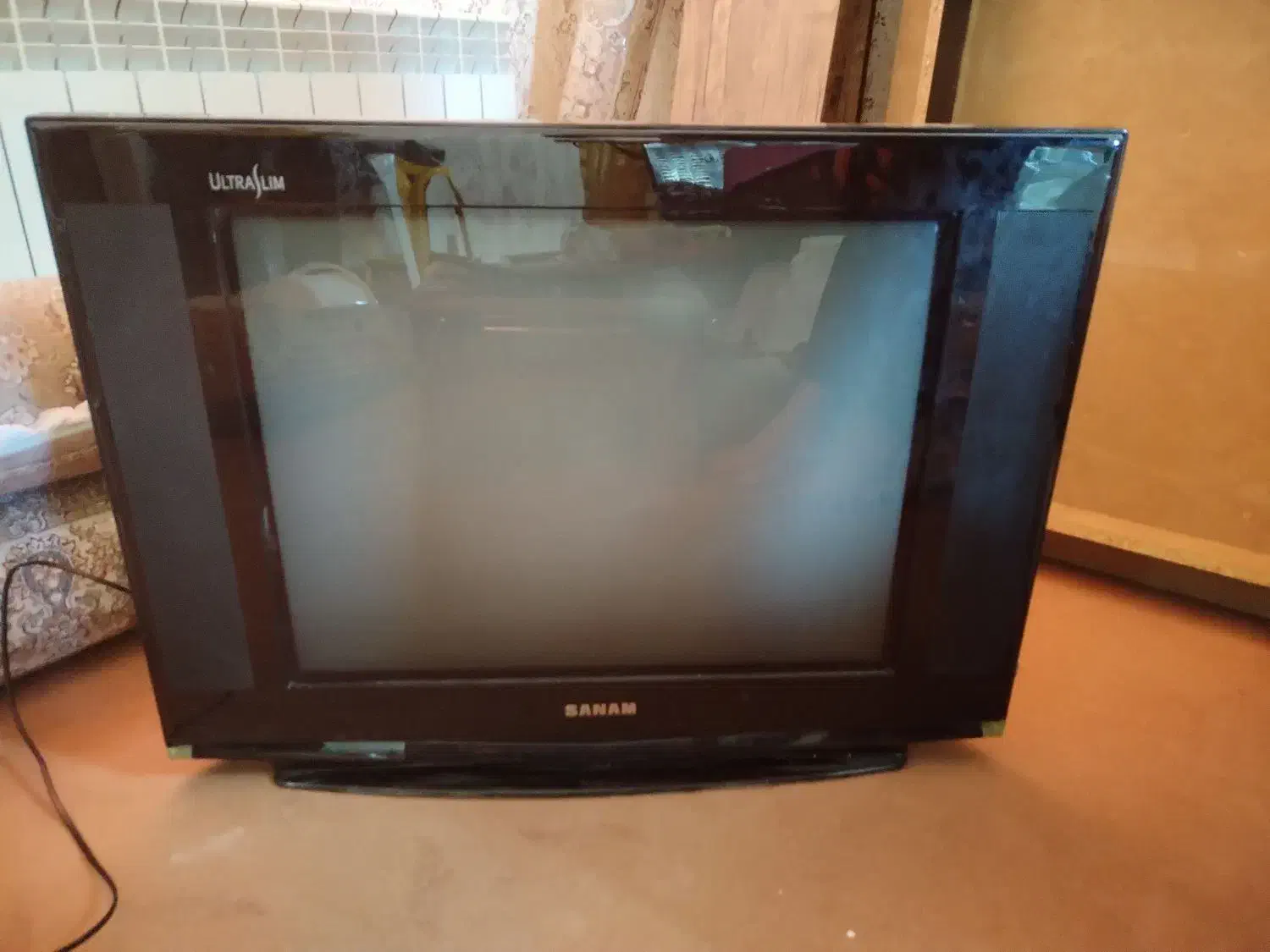 تلوزیون 29 اینچ صنام نو|تلویزیون و پروژکتور|صدرا-فارس, فاز ۲|دیوار