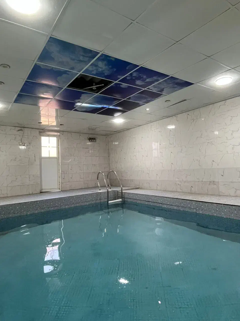 باغ ویلا استخر داراجاره ای باآب گرم|اجارهٔ کوتاه‌مدت ویلا و باغ|پیشوا, |دیوار