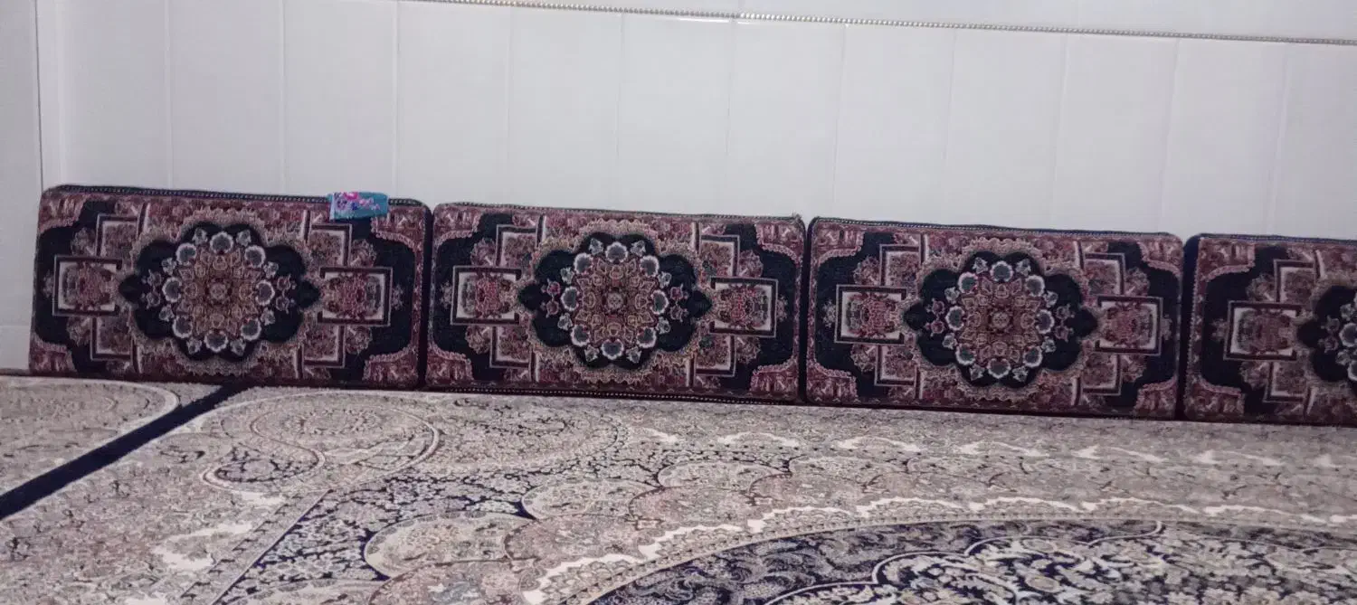 پشتی|پشتی|قم, شهر قائم|دیوار