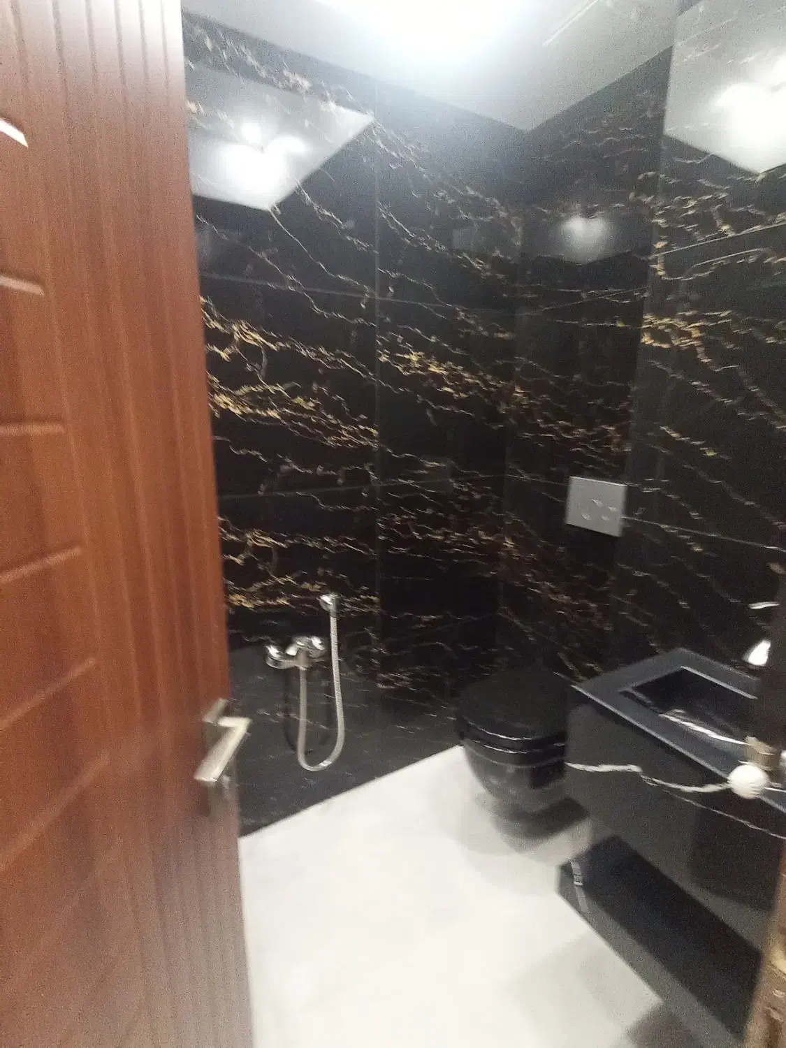 خیابان ملک تک واحدی نوساز