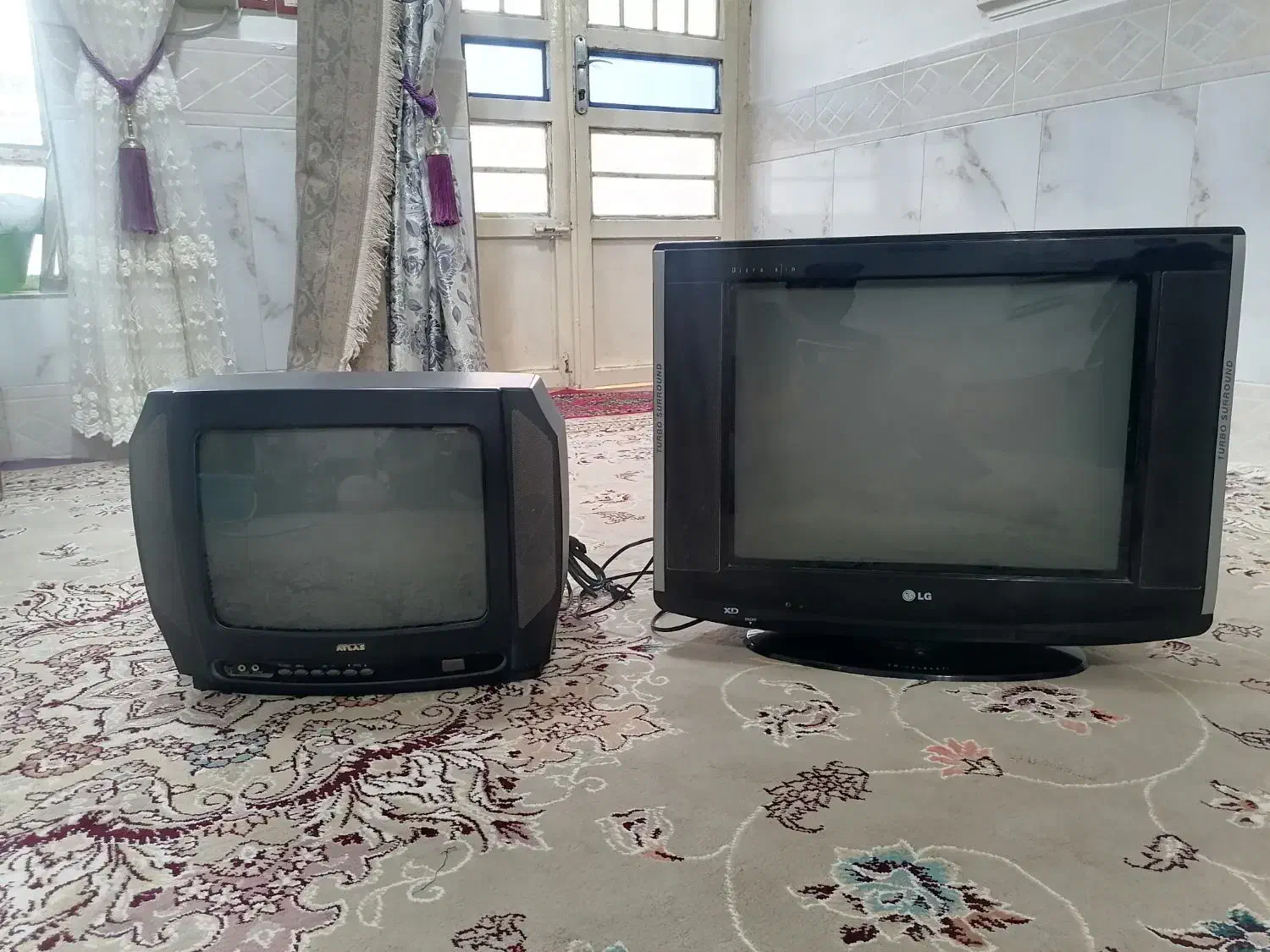 تلویزیون 21 و 14 اینچ|تلویزیون و پروژکتور|رشتخوار, |دیوار