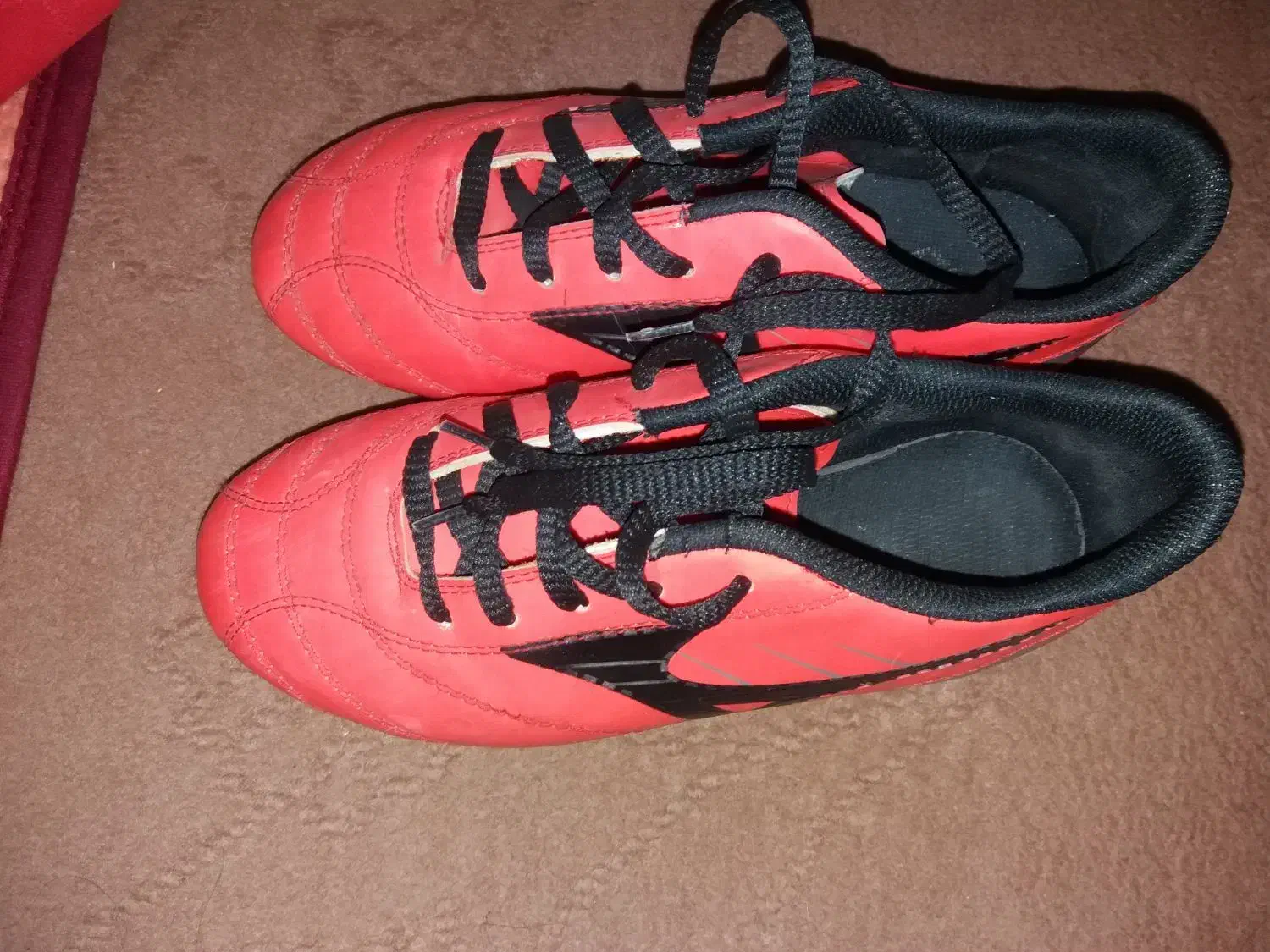 کفش|کیف، کفش، کمربند|کنگاور, |دیوار