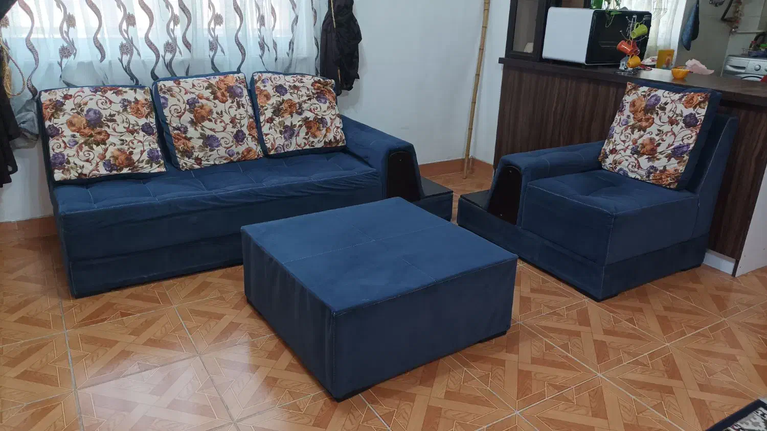 مبل راحتی نیم ست به همراه جلو مبلی|مبلمان خانگی و میز عسلی|صومعهسرا, |دیوار