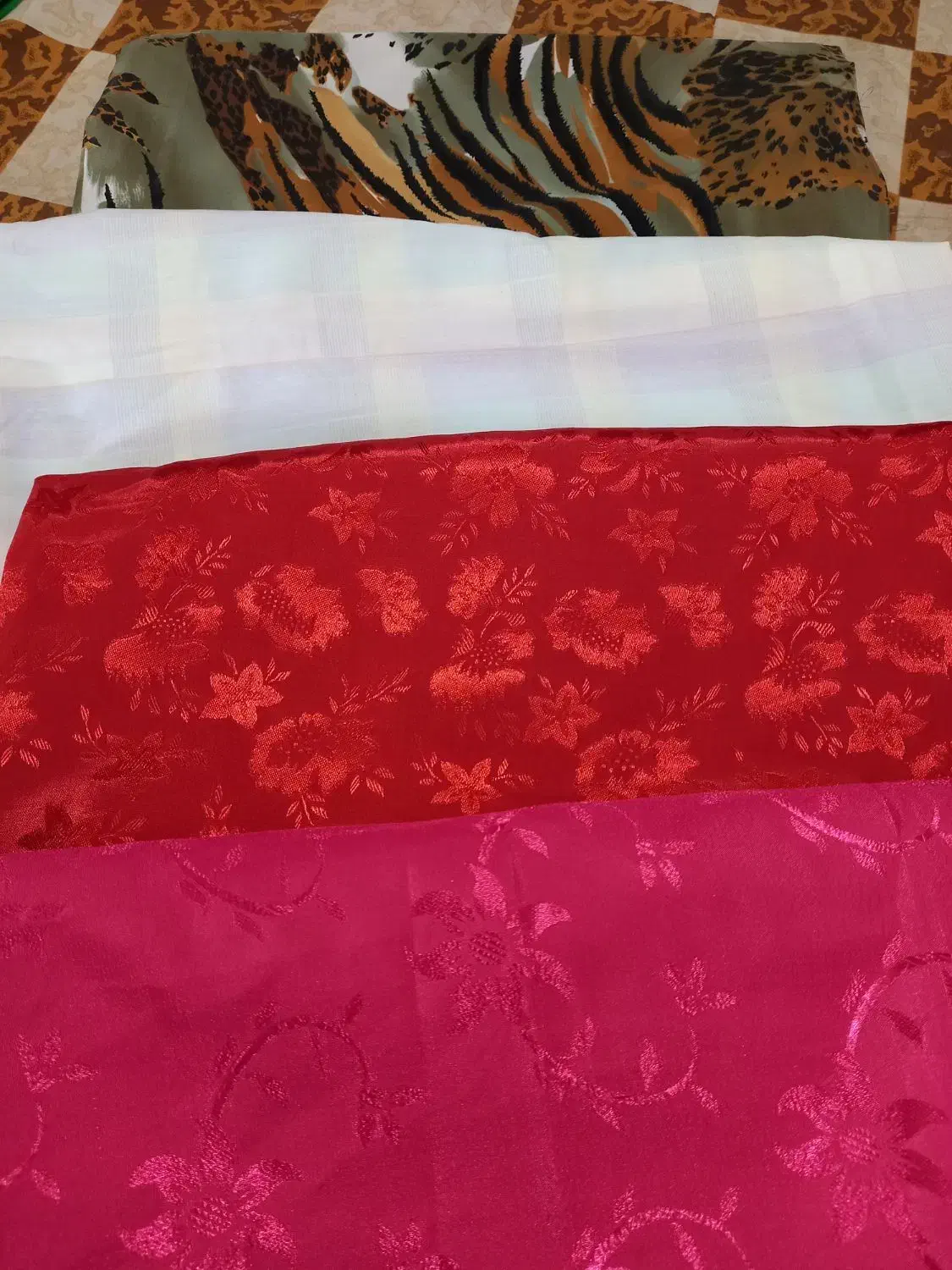 پارچه|لوازم خیاطی و بافتنی|ملایر, |دیوار