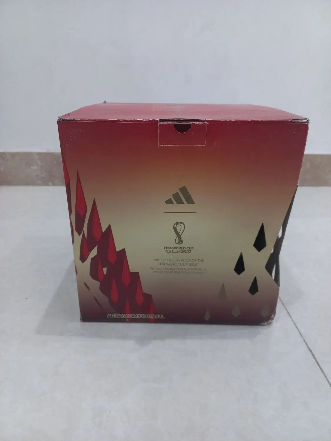 توپ فوتبال جام جهانی 2022 به همراه باکس اورجینال|ورزشهای توپی|قائمشهر, |دیوار