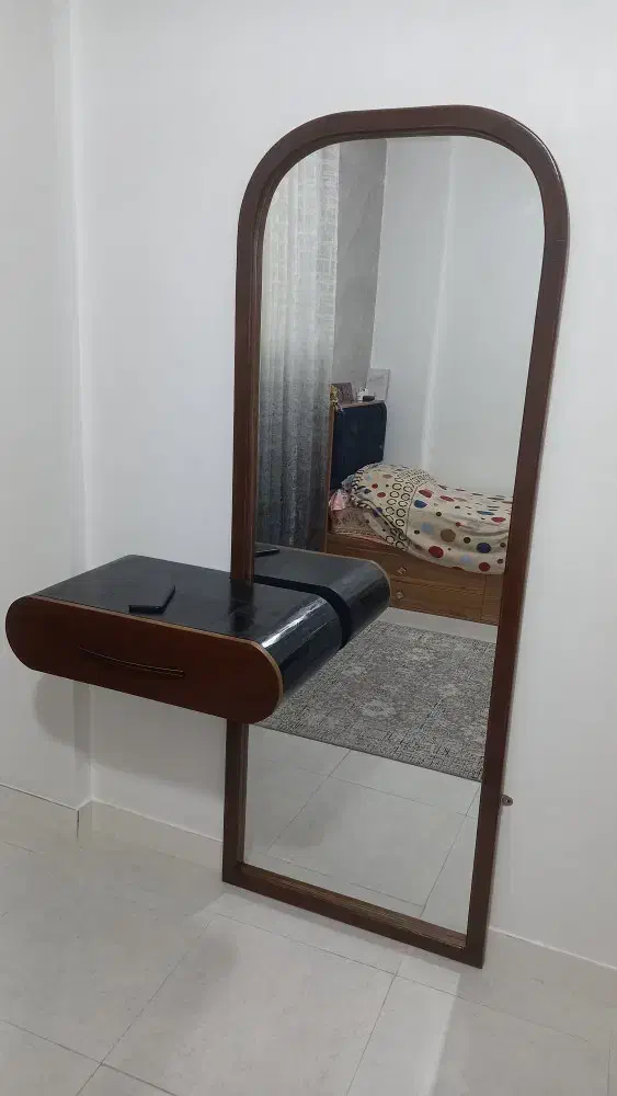 آینه چوبی|آینه|دورود, |دیوار