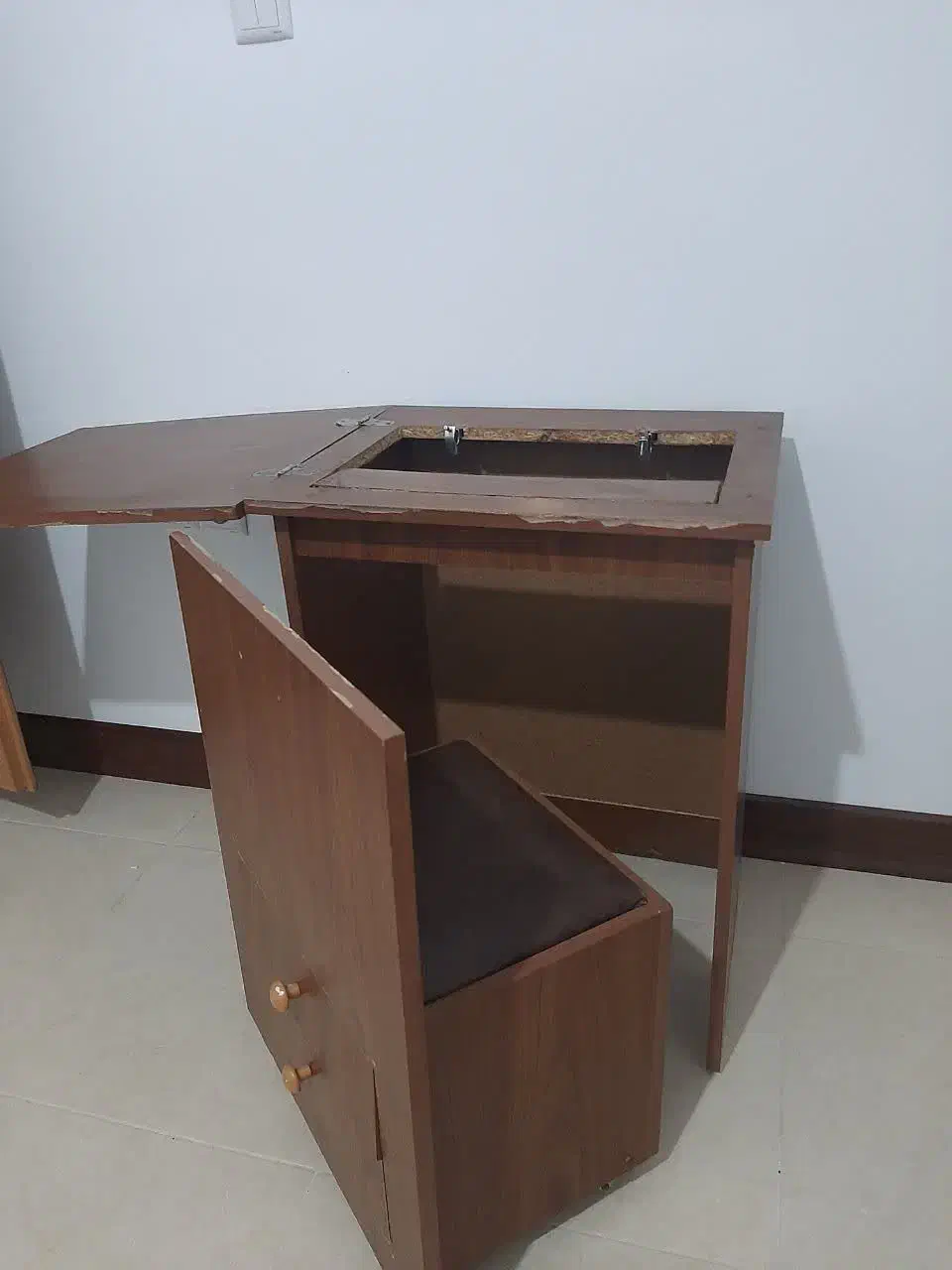 میز‌چرخ‌‌خیاطی‌مخفی|لوازم خیاطی و بافتنی|قم, عمار یاسر|دیوار