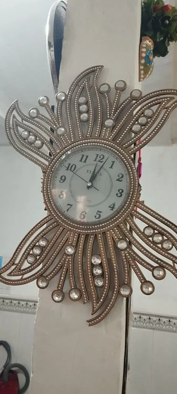 ساعت سالم|ساعت|قم, نیروگاه|دیوار