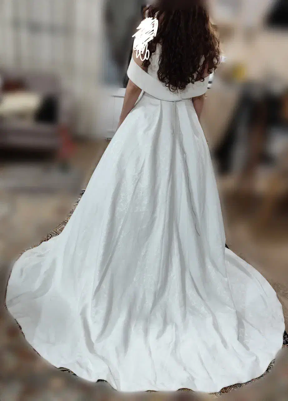 انواع لباس عروس و مجلسی تک طرح نو مزون|لباس|قم, سربخش|دیوار