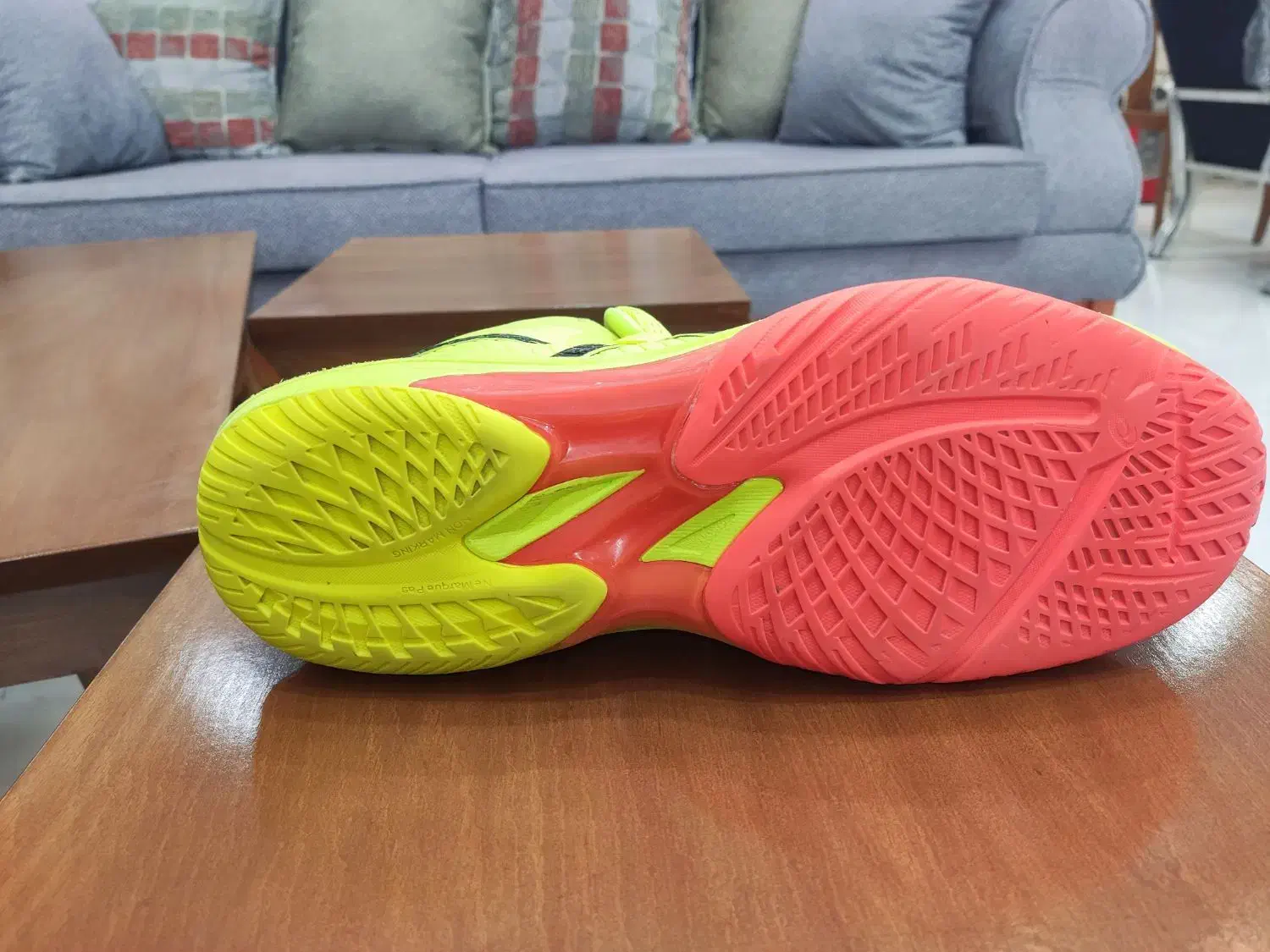 کفش و وسایل ورزشی|کیف، کفش، کمربند|کازرون, |دیوار