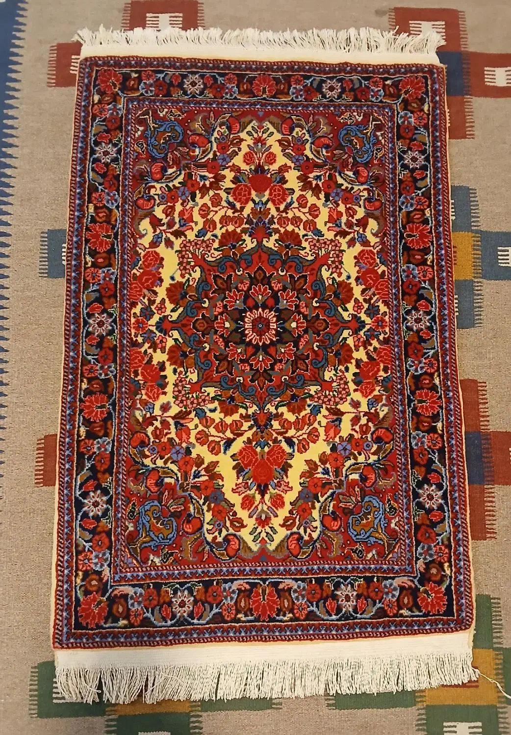 پشتی گلدانی|فرش|همدان, |دیوار