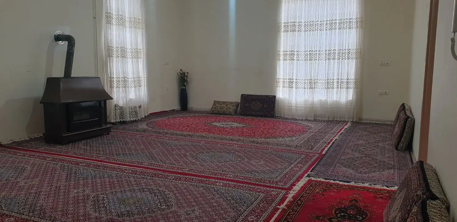 خانە باغ|اجارهٔ کوتاه‌مدت ویلا و باغ|پاوه, |دیوار