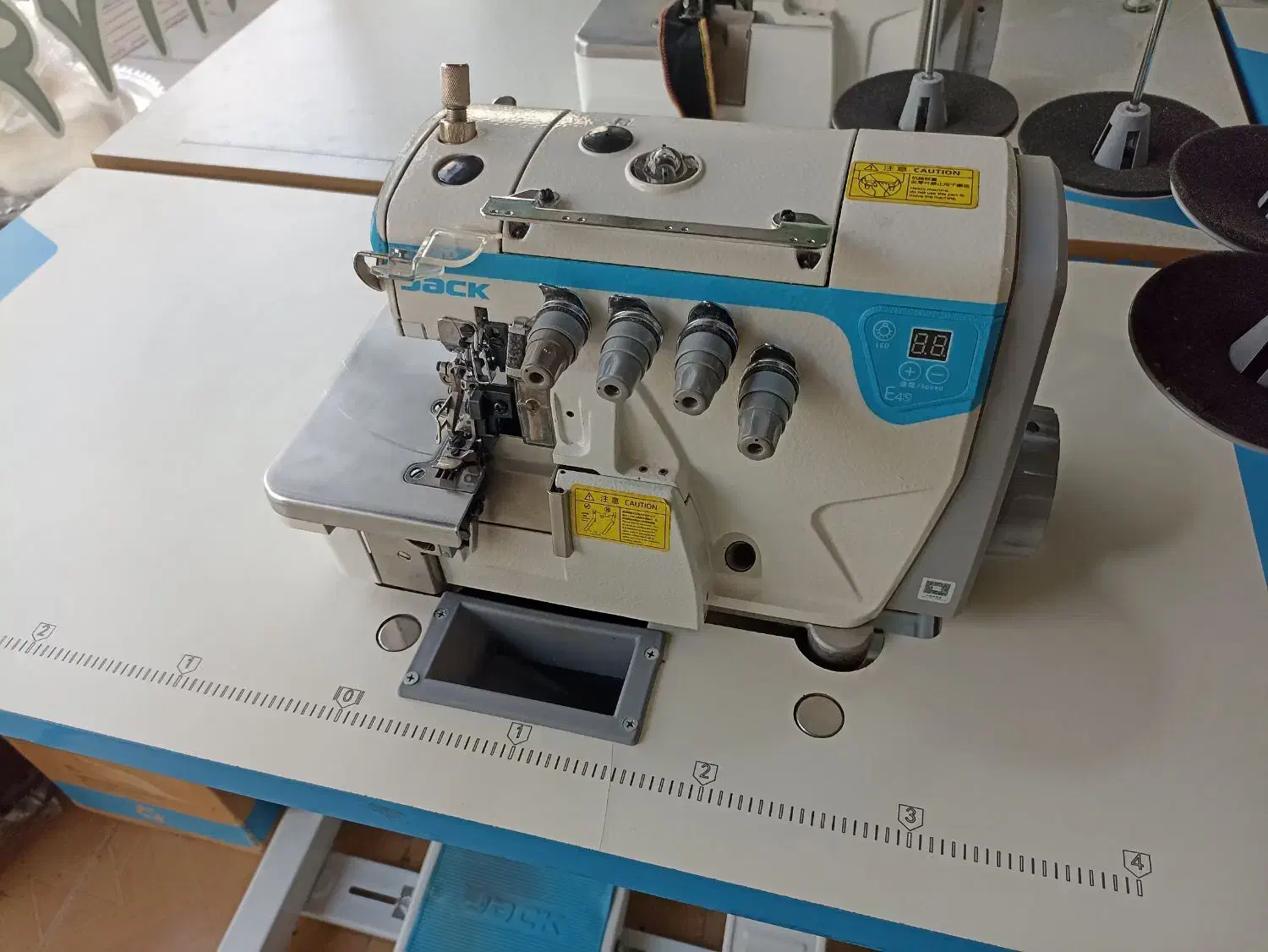 سردوز چهار نخ جک مدل E4sدر حد نو|چرخ خیاطی و ریسندگی|نظرآباد, رسالت|دیوار