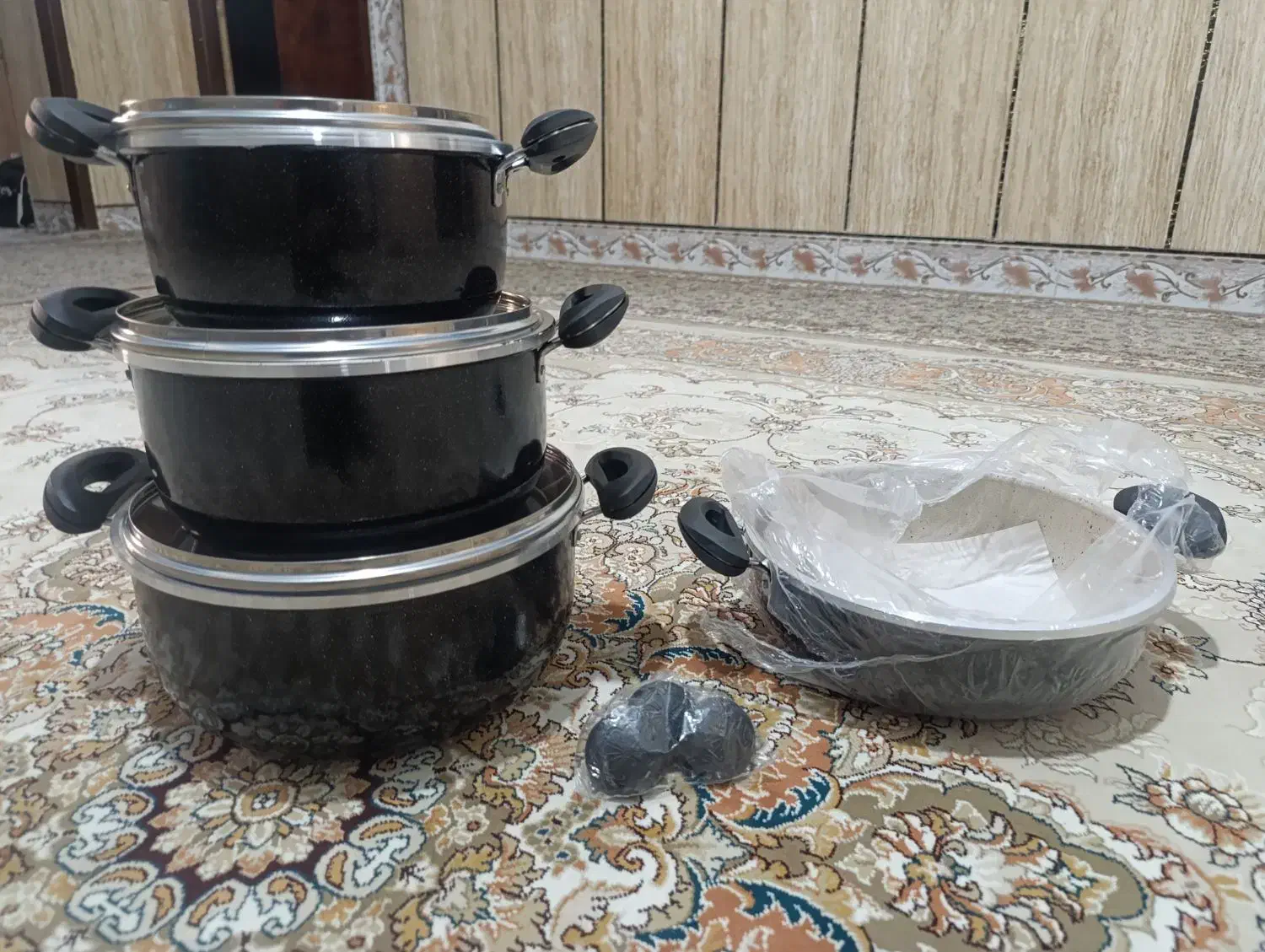 قابلمه|ظروف پخت‌وپز|زابل, |دیوار