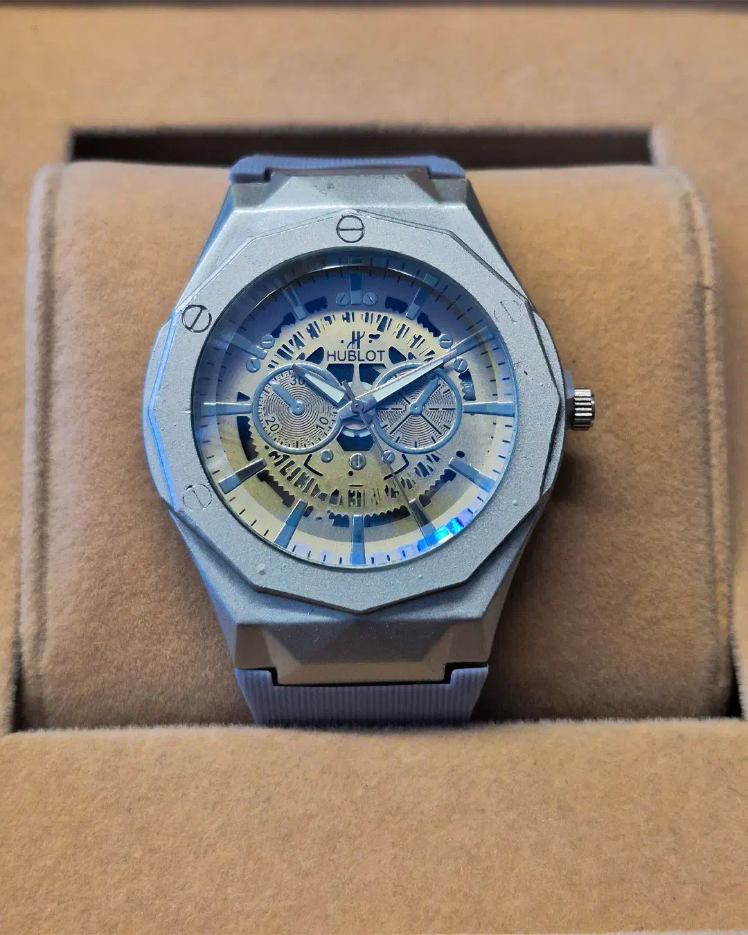 ساعت مردانه HUBLOT (سورمه ای و نقره ای)|ساعت|اهواز, اهواز|دیوار