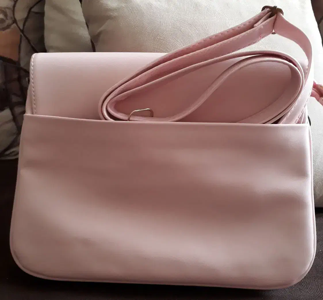 کیف نو نو|کیف، کفش، کمربند|شیراز, فخرآباد (دروازه کازرون)|دیوار