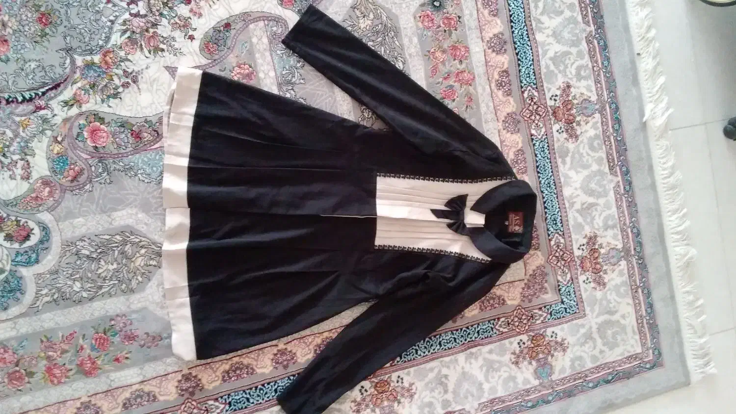 یکعددمانتو وتعدادی لباس باقیمت مناسب|کفش و لباس بچه|بروجرد, |دیوار