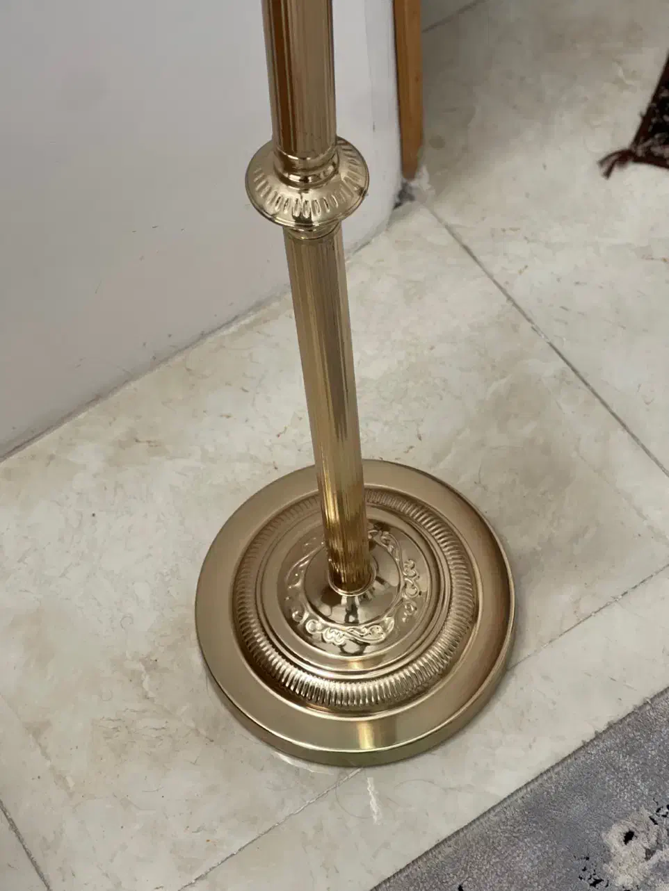 اباژور ایستاده|چراغ خواب و آباژور|گرگان, |دیوار