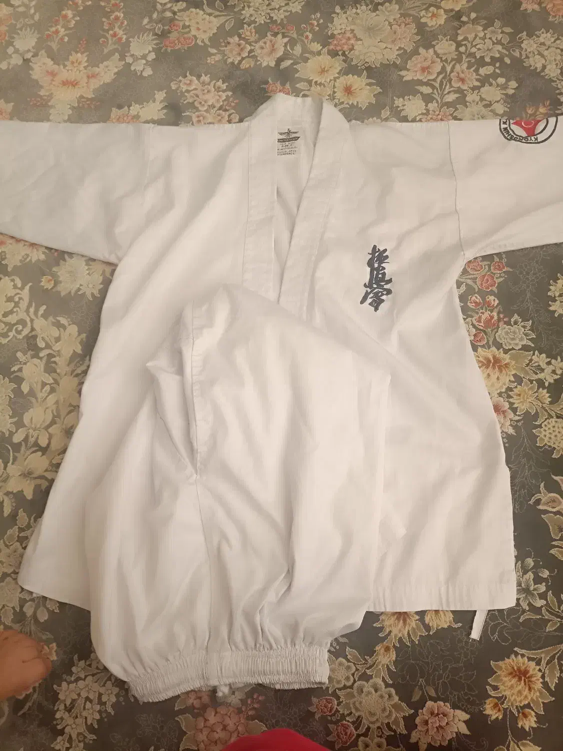 لباس ورزشی|لباس|قشم, |دیوار