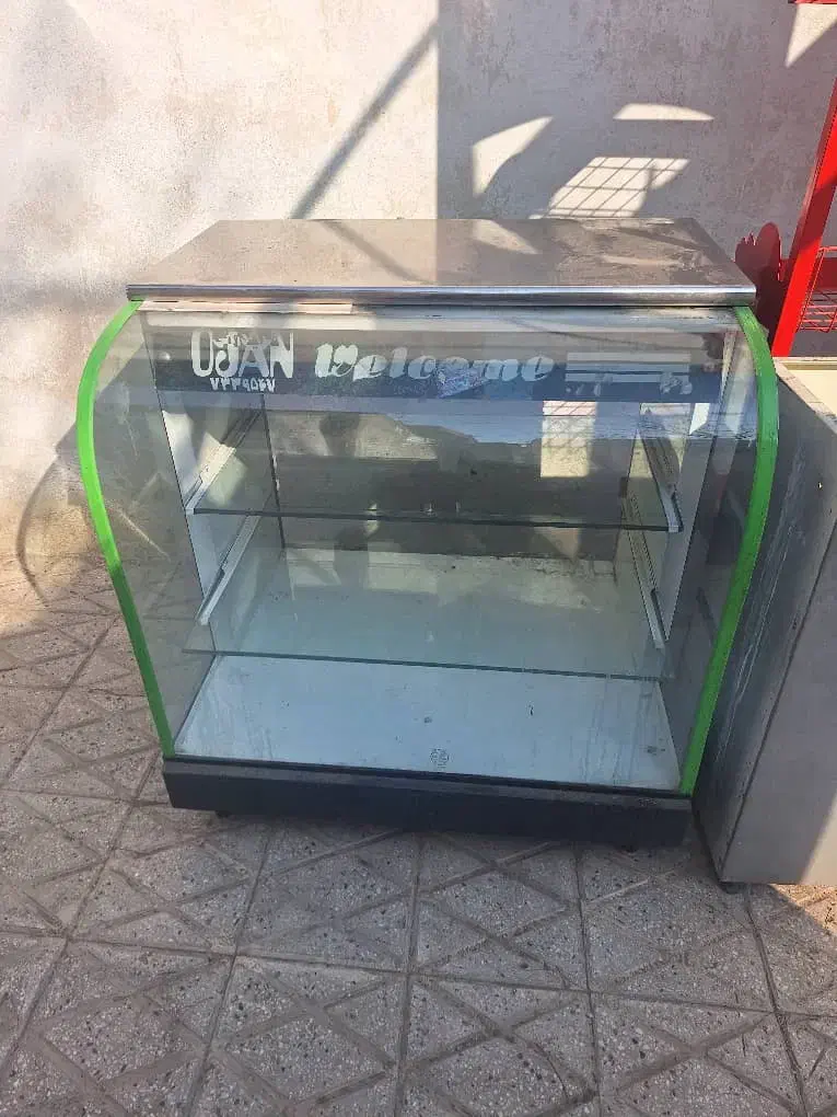 ویترین کشو دار مغازه|بوفه، ویترین، کنسول|پاکدشت, حصار امیر|دیوار