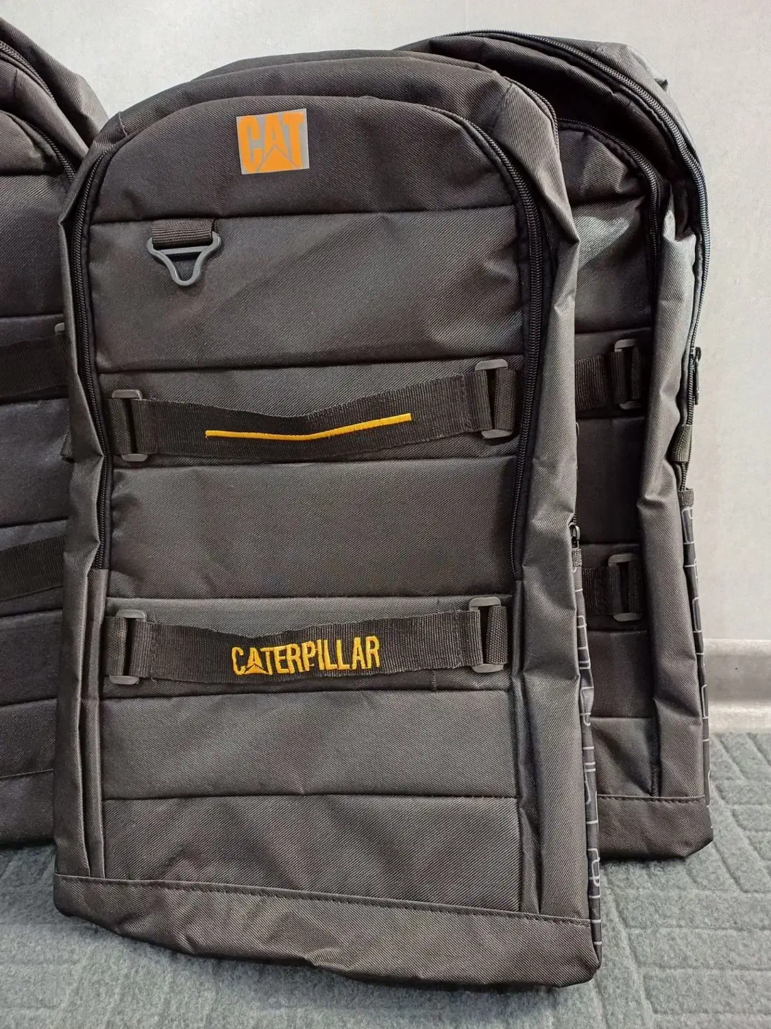 کوله پشتی|کیف، کفش، کمربند|پرند, فاز ۶|دیوار