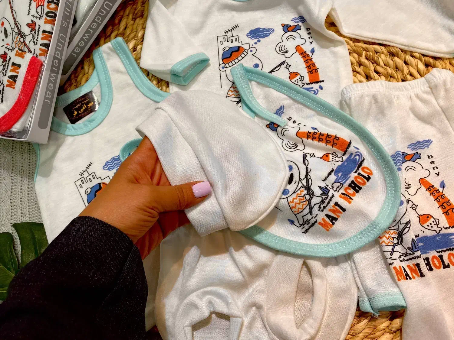 عمده همکار - ست ۹ تیکه جعبه ای|کفش و لباس بچه|کرج, اتحاد|دیوار