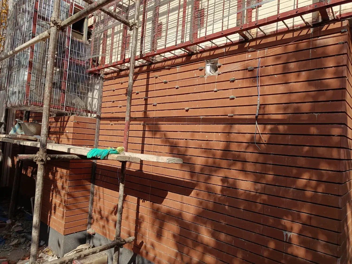 به یک کارگر ساختمانی نیازمندیم|استخدام معماری، عمران و ساختمانی|طالقان, |دیوار