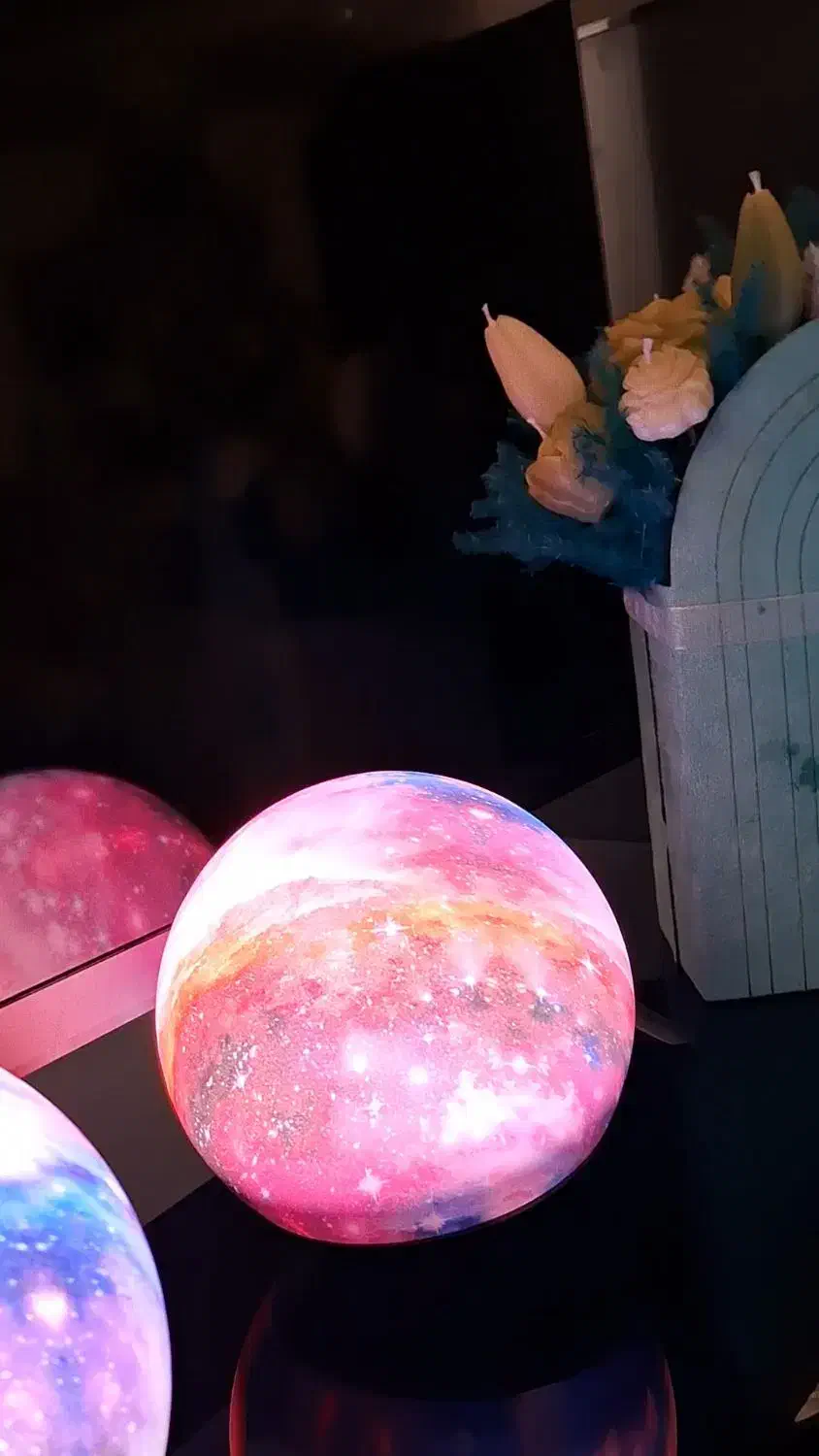 اسپیکر بولوتوثی کنترل دار طرح کهکشان در ماه کادو|پخش‌کننده همراه|مرند, |دیوار