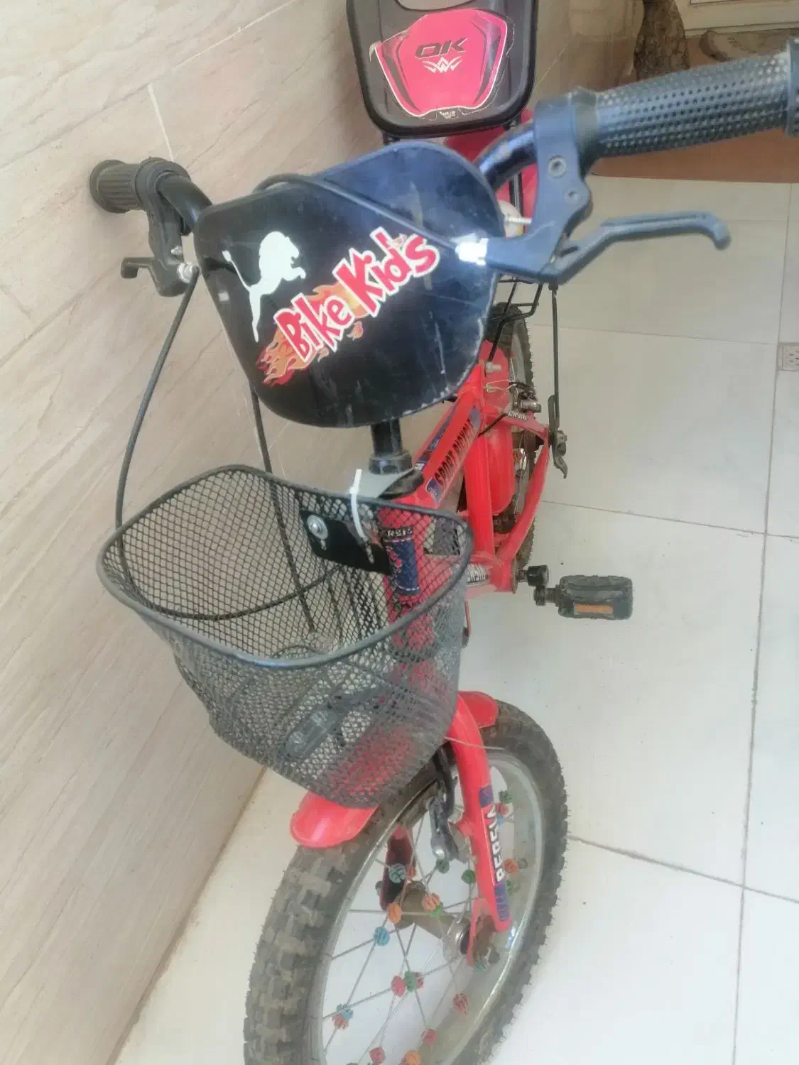 دوچرخه|دوچرخه، اسکیت، اسکوتر|قدس, شهر‌قدس|دیوار