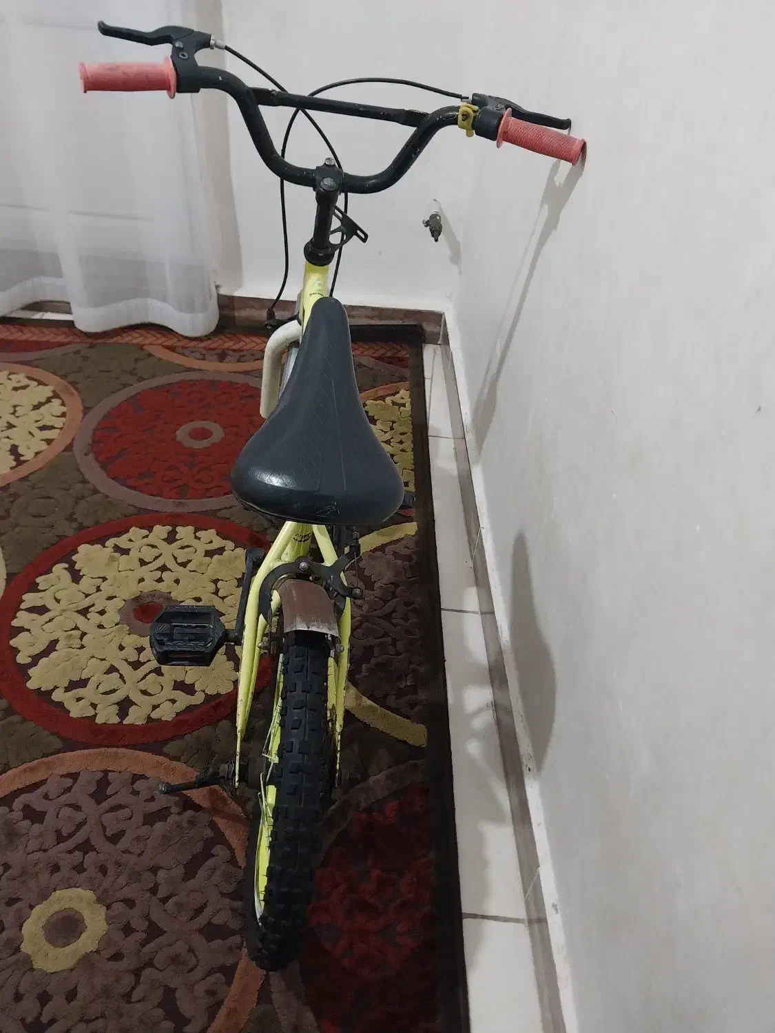 دوچرخه|دوچرخه، اسکیت، اسکوتر|آستانه اشرفیه, |دیوار