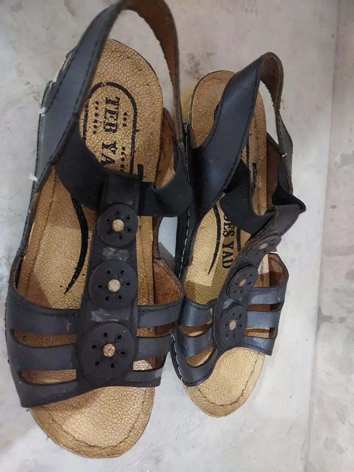 کفش|کیف، کفش، کمربند|اهواز, پادادشهر|دیوار