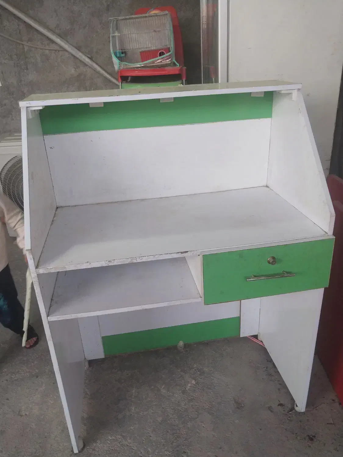 میز کار|میز تحریر و کامپیوتر|دهدشت, |دیوار