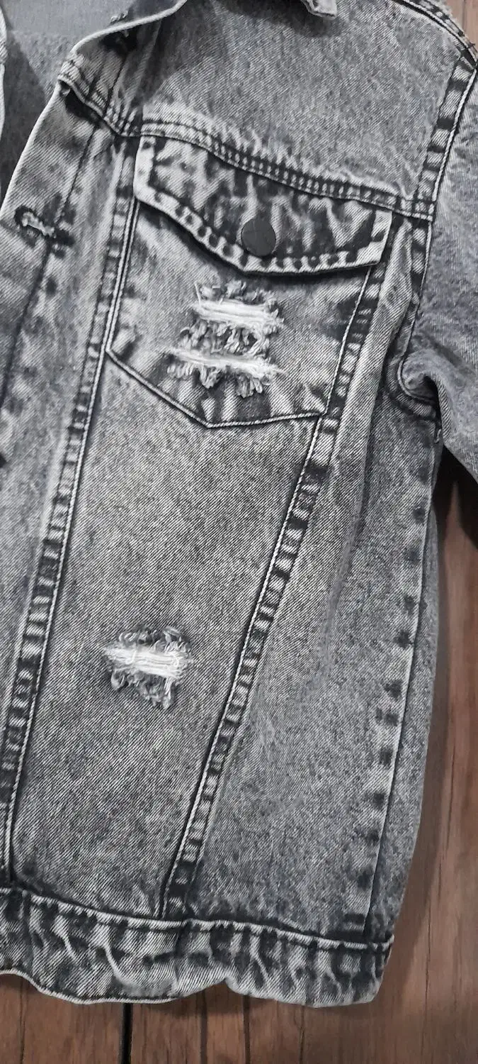 کت و شلوار جین|لباس|رشت, عینک|دیوار