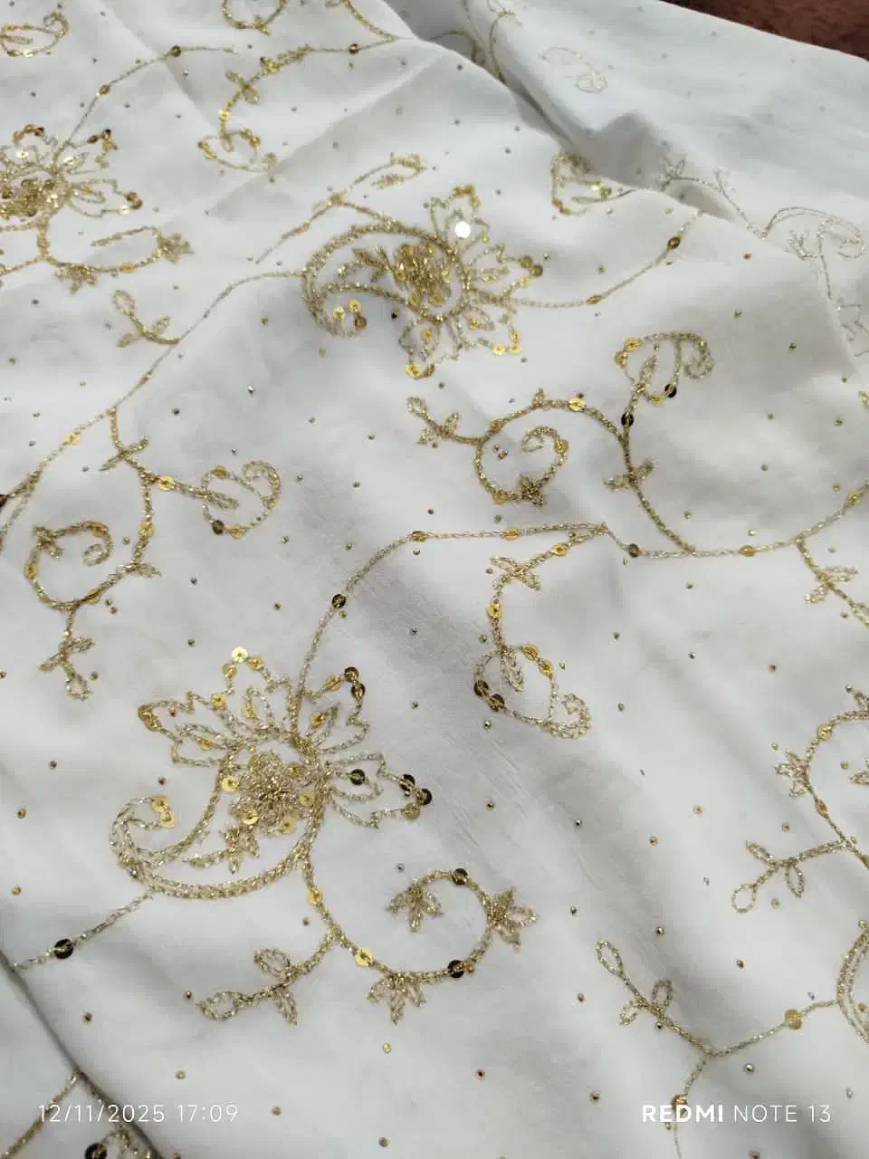 فروش انواع تکه پارچه|لباس|بوشهر, |دیوار