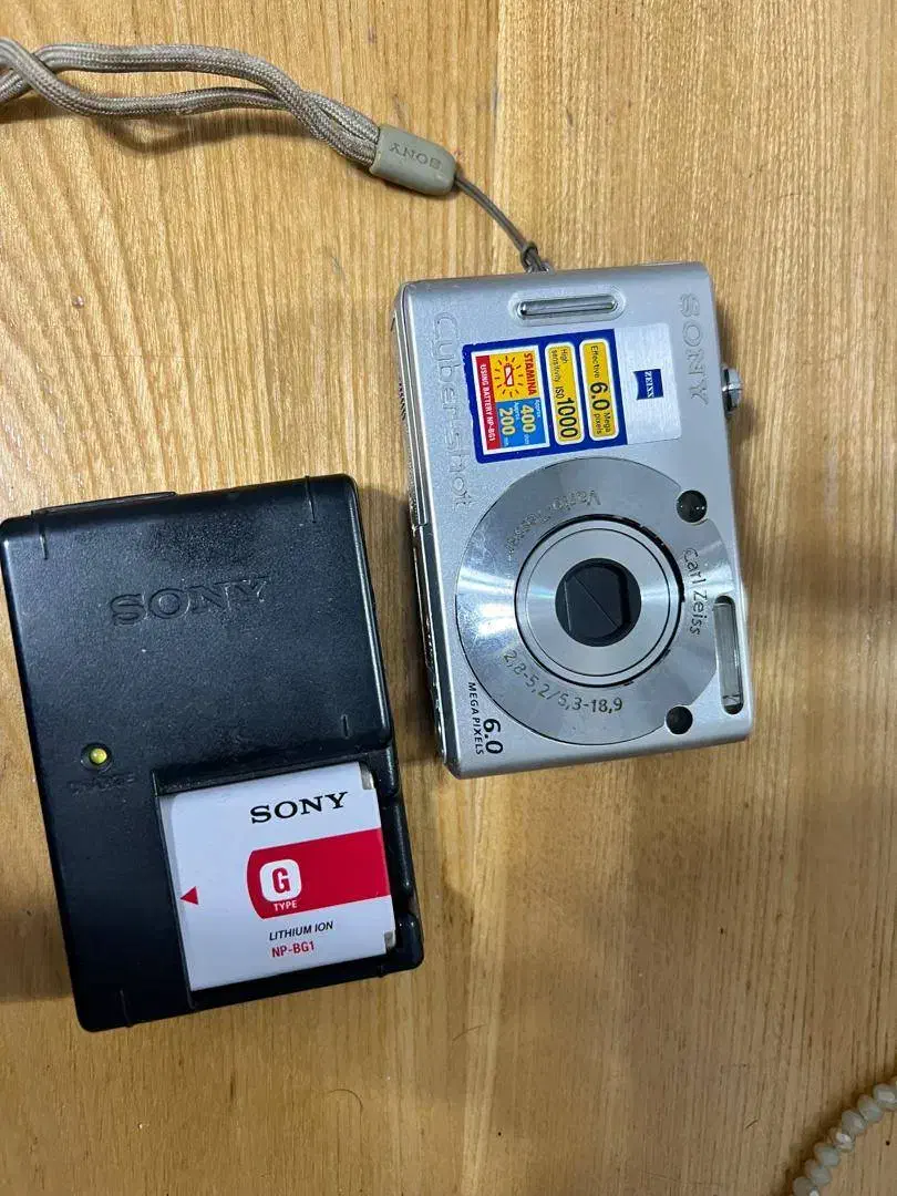 دوربین دیجیتال برند سونی SONY|دوربین عکاسی و فیلم‌برداری|تهران, یوسف‌آباد|دیوار