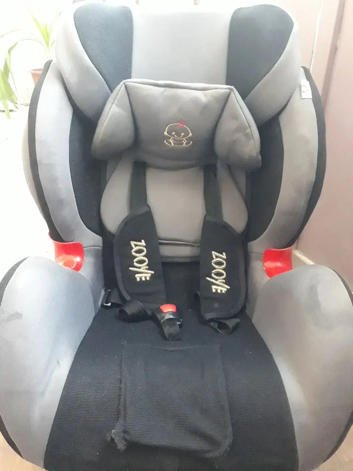 صندلی ماشین کودک مارک زویه|تخت و صندلی بچه|شیراز, پودنک|دیوار