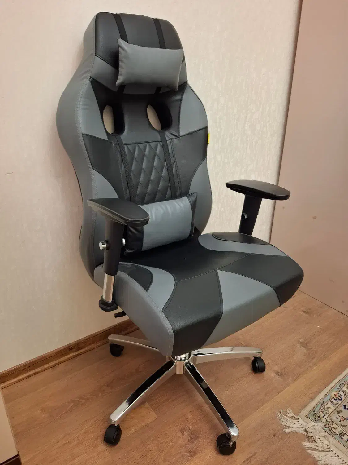 صندلی گیمینگ|میز تحریر و کامپیوتر|تهران, اقدسیه|دیوار