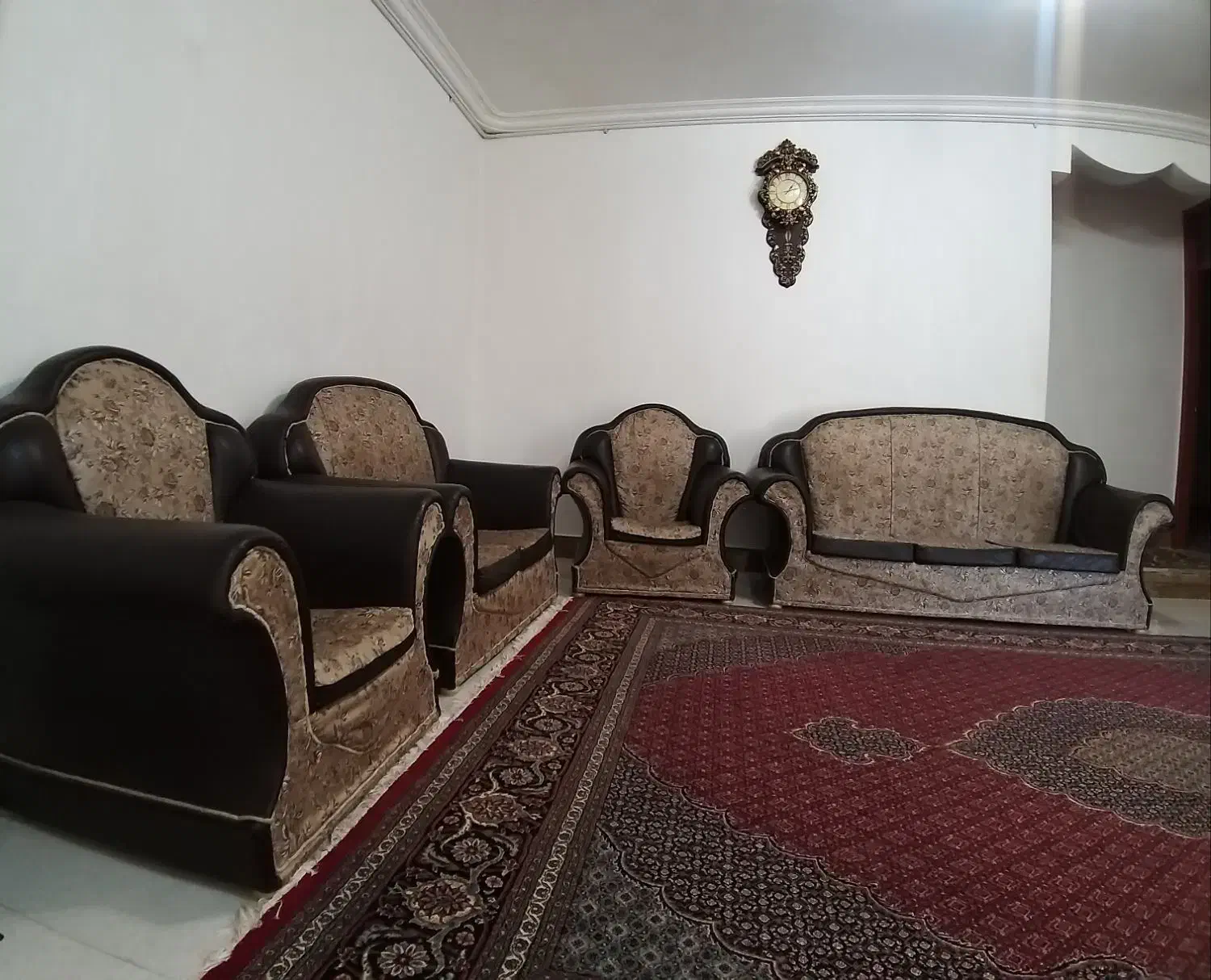 مبل راحتی در حد نو ۳ تومن|مبلمان خانگی و میز عسلی|دره شهر, |دیوار