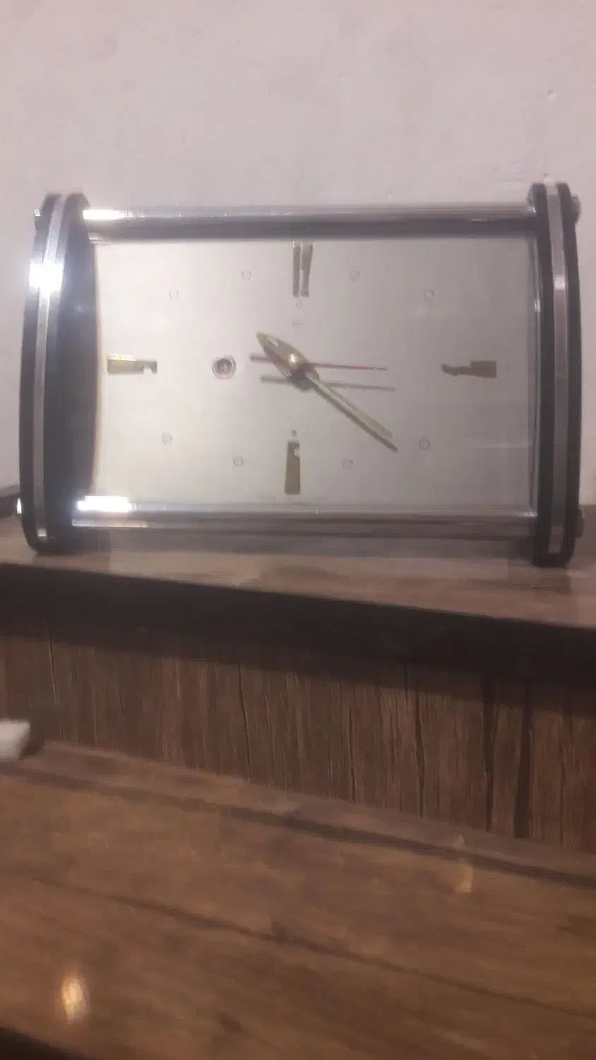 ساعت رومیزی قدیمی|کلکسیون اشیاء عتیقه|تبریز, |دیوار