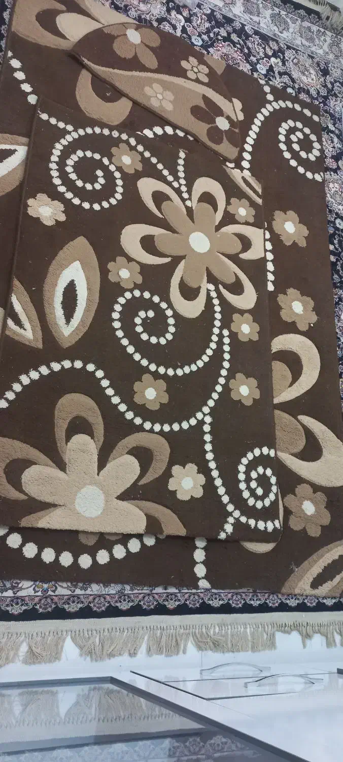 ۳ تیکه فرش ۴ متری و ۲ متری و ۱عددپا دری|فرش|قیامدشت - خاورشهر, |دیوار