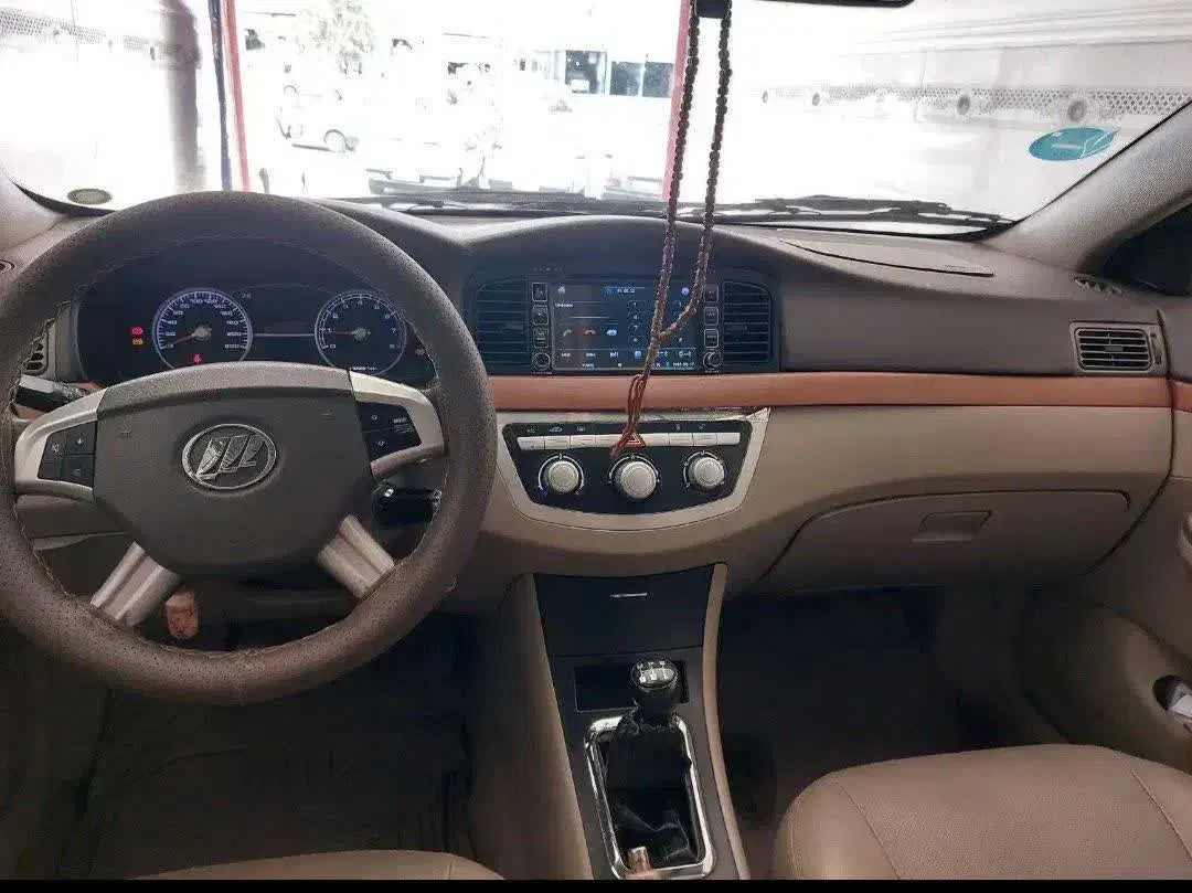 لیفان ۶۲۰|خودرو سواری و وانت|خرم‌آباد, |دیوار