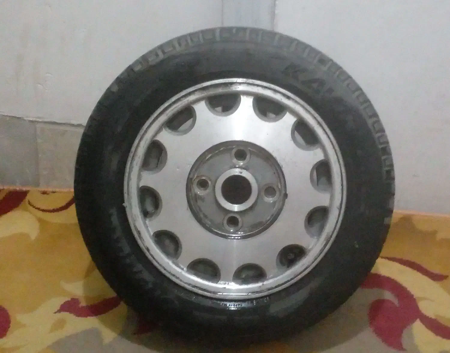 رینگ اسپرت و لاستیک پهن خارجی در حد نو|قطعات یدکی و لوازم جانبی|مشهد, رستگار|دیوار