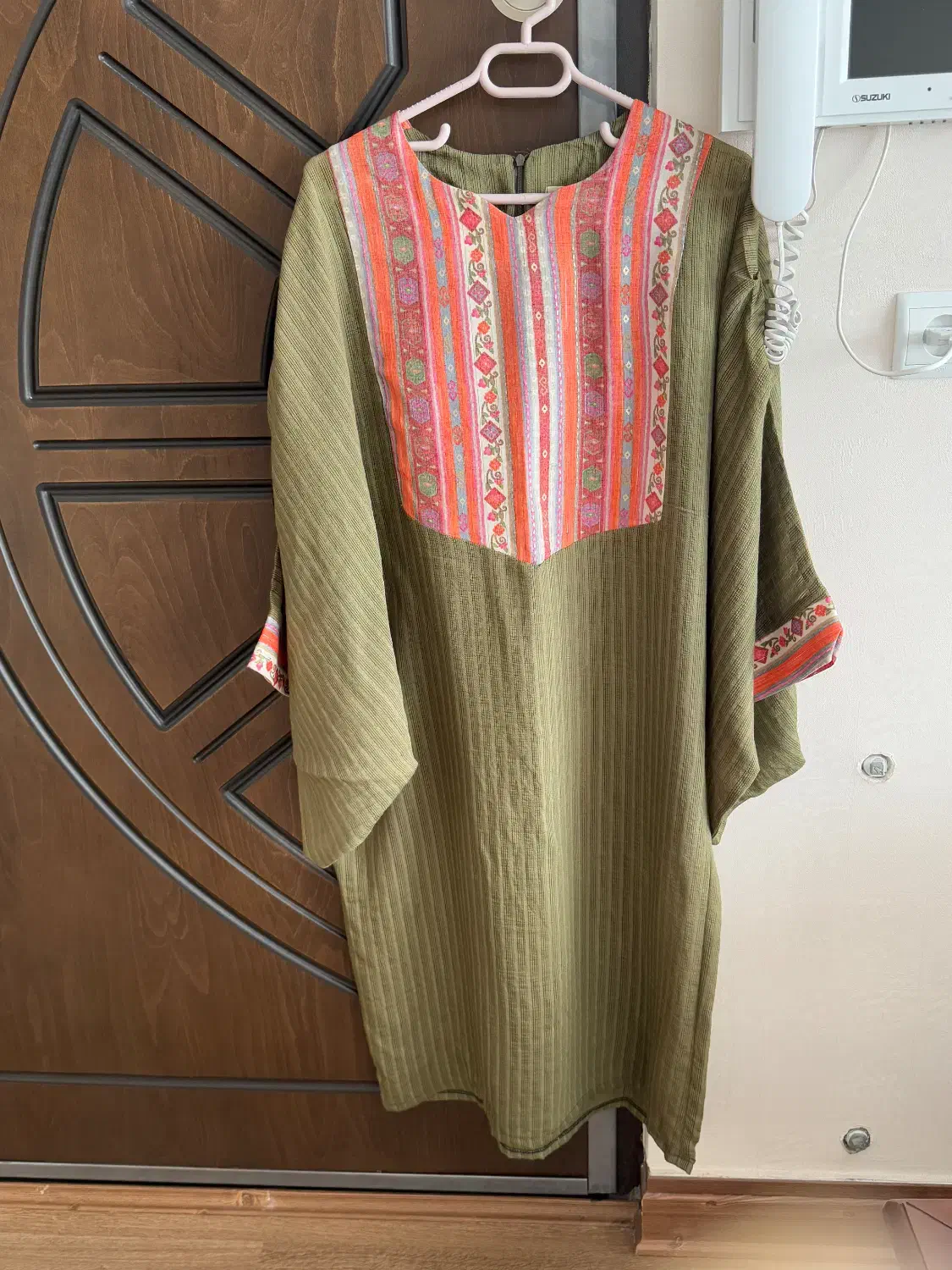 مانتو|لباس|بوئین زهرا, |دیوار