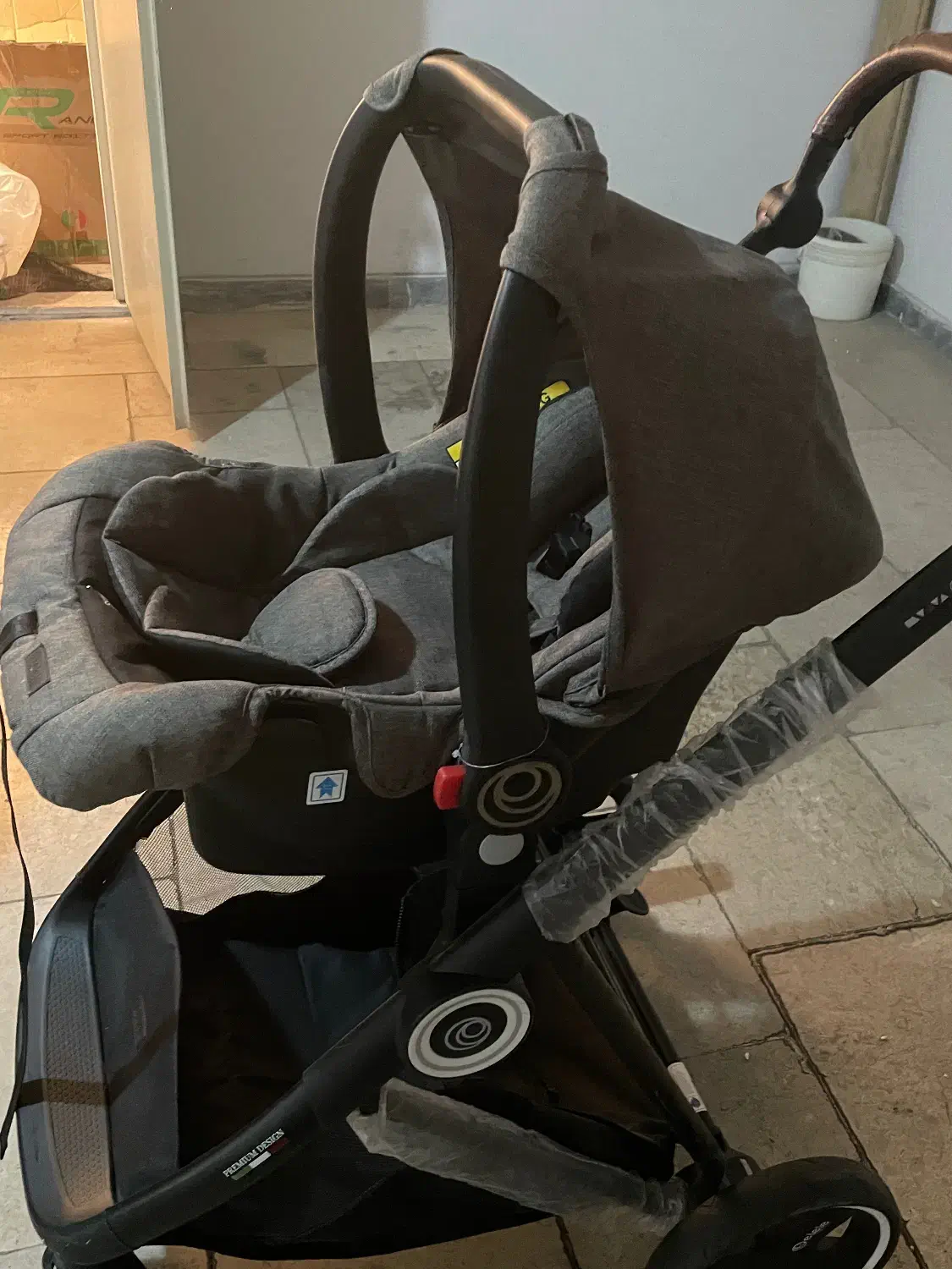 کالسکه elele ایتالیایی در حد ن‌و|کالسکه و لوازم جانبی|تهران, حسین‌آباد|دیوار