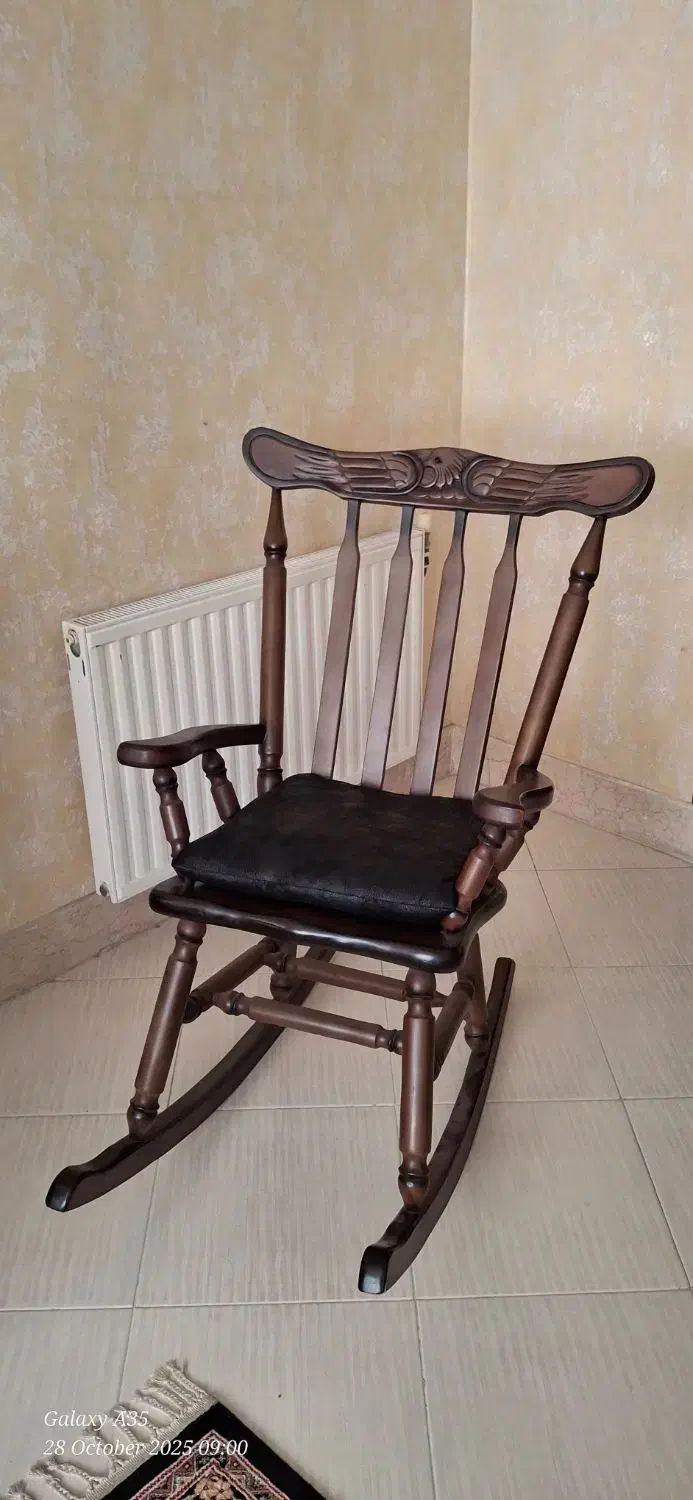 صندلی مادر بزرگ|صندلی و نیمکت|شاهینشهر, عطار|دیوار