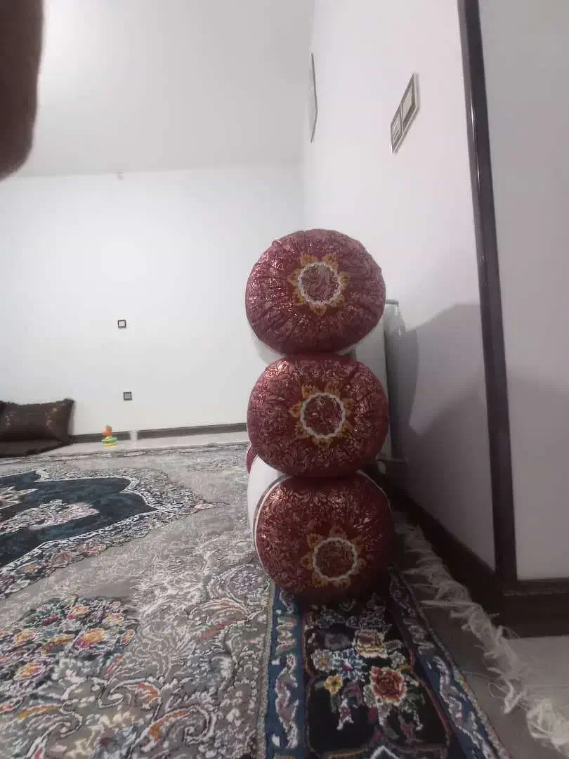 بالشت سنتی|رختخواب، بالش، پتو|شیراز, کوشک میدان|دیوار