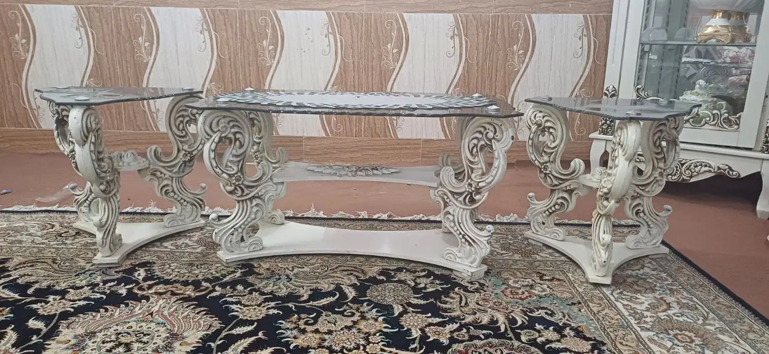 یک جلو مبلی و دو عدد میز عسلی|مبلمان خانگی و میز عسلی|کارون, |دیوار