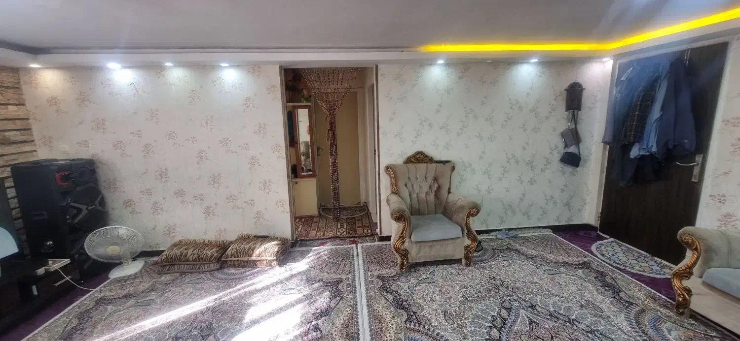 واحد ۸۰ متری  دنج و حیاط دار در مرکز شهر قزوین|فروش آپارتمان|قزوین, |دیوار