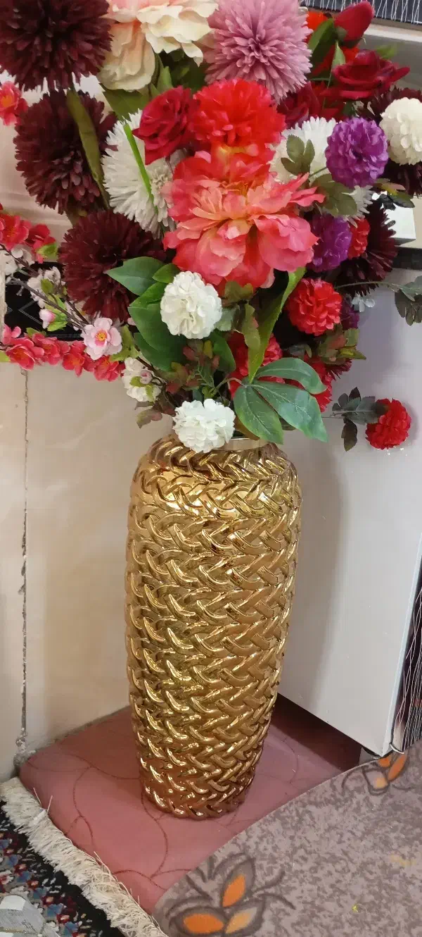 گلدان طلایی|صنایع دستی و سایر لوازم تزئینی|آبپخش, |دیوار